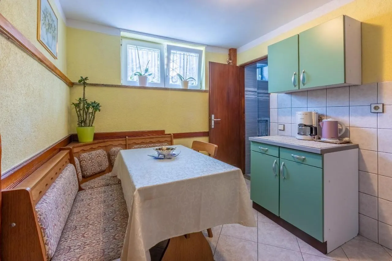 Apartmani Ellen Crikvenica 0*,