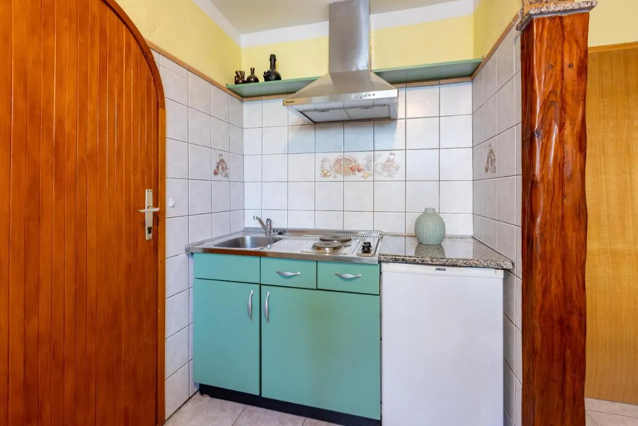 Apartmani Ellen Crikvenica 0*,  Croatia